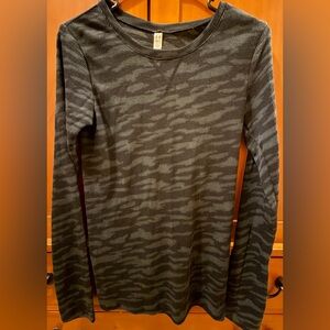 UNDER ARMOUR
WOMENS
SIZE SMALL